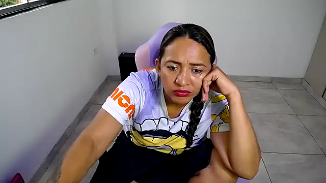 daleska ayala 1 online show from 12/13/25, 09:53