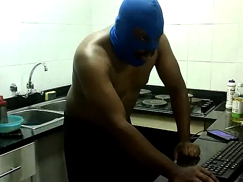 Snapshot of Yardie_bone chatting on 12/02/25, 06:58 Yardie bone online show from 12/02/25, 06:58