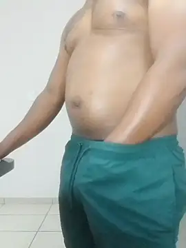 Snapshot of Yardie_bone chatting on 12/19/25, 04:25 Yardie bone online show from 12/19/25, 04:25