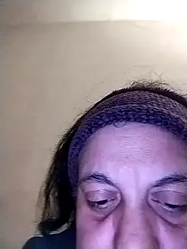 Snapshot of BustyBabyOfficial chatting on 12/19/24, 02:13 BustyBabyOfficial online show from 12/19/24, 02:13