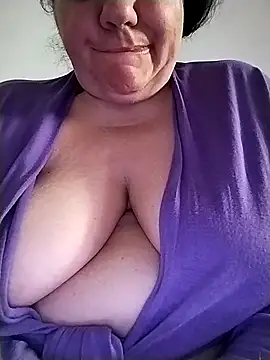 Snapshot of BustyBabyOfficial chatting on 01/23/25, 02:28 BustyBabyOfficial online show from 01/23/25, 02:28