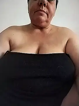 Snapshot of BustyBabyOfficial chatting on 09/14/25, 11:31 BustyBabyOfficial online show from 09/14/25, 11:31