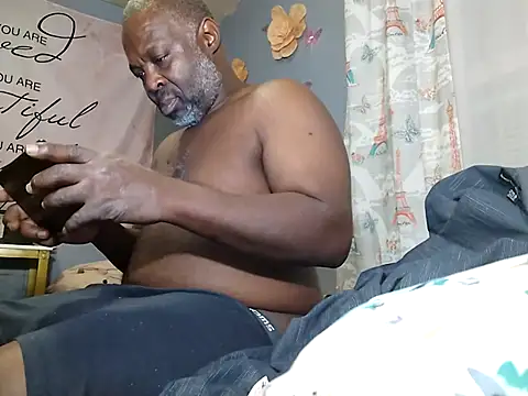 Snapshot of macnificent1fr chatting on 12/04/24, 04:10 macnificent1fr online show from 12/04/24, 04:10