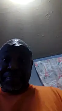 Snapshot of macnificent1fr chatting on 09/20/25, 02:12 macnificent1fr online show from 09/20/25, 02:12