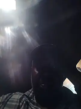 Snapshot of macnificent1fr chatting on 12/19/25, 03:57 macnificent1fr online show from 12/19/25, 03:57