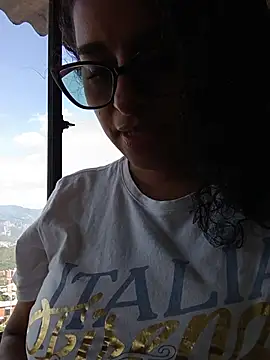 Snapshot of Alizon_1 chatting on 07/18/26, 06:34 Alizon 1 online show from 07/18/26, 06:34