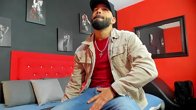 Snapshot of Thiagogomez chatting on 09/18/25, 12:29 Thiagogomez online show from 09/18/25, 12:29