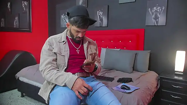 Snapshot of Thiagogomez chatting on 10/03/25, 12:46 Thiagogomez online show from 10/03/25, 12:46