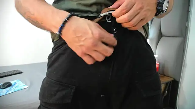 Thiagogomez online show from 03/25/26, 07:09