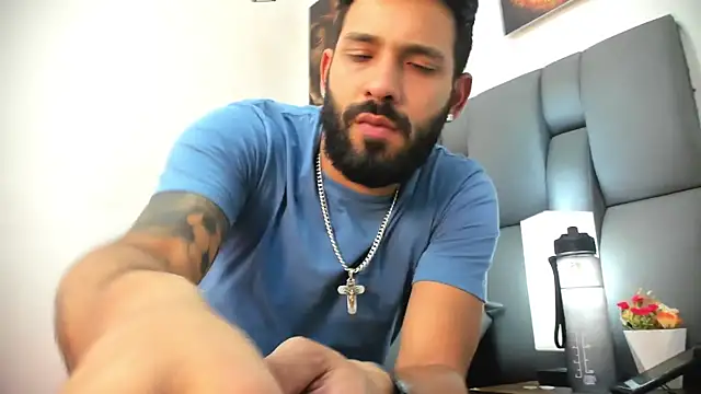 Thiagogomez online show from 04/07/26, 07:14