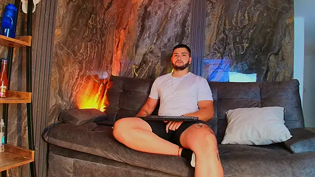 Snapshot of Andrew_Brown chatting on 12/27/24, 02:01 Andrew Brown online show from 12/27/24, 02:01