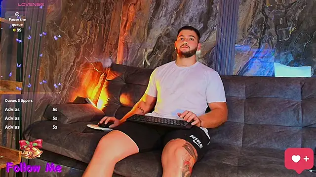 Snapshot of Andrew_Brown chatting on 12/30/24, 01:58 Andrew Brown online show from 12/30/24, 01:58