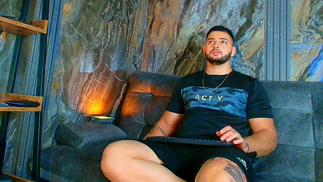 Snapshot of Andrew_Brown chatting on 01/28/25, 02:42 Andrew Brown online show from 01/28/25, 02:42