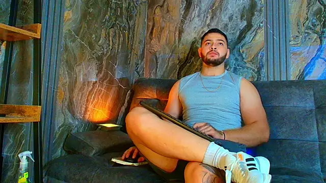 Snapshot of Andrew_Brown chatting on 01/30/25, 03:19 Andrew Brown online show from 01/30/25, 03:19