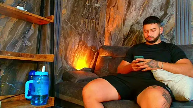 Snapshot of Andrew_Brown chatting on 02/11/25, 02:13 Andrew Brown online show from 02/11/25, 02:13