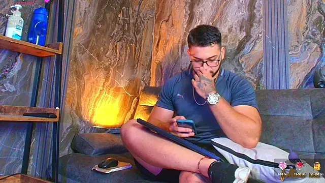 Snapshot of Andrew_Brown chatting on 02/14/25, 02:33 Andrew Brown online show from 02/14/25, 02:33