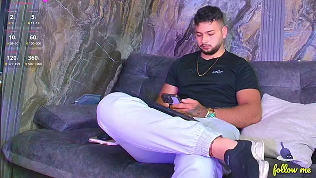 Snapshot of Andrew_Brown chatting on 03/10/25, 03:41 Andrew Brown online show from 03/10/25, 03:41