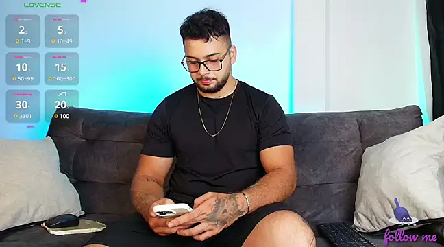 Snapshot of Andrew_Brown chatting on 03/19/25, 02:35 Andrew Brown online show from 03/19/25, 02:35