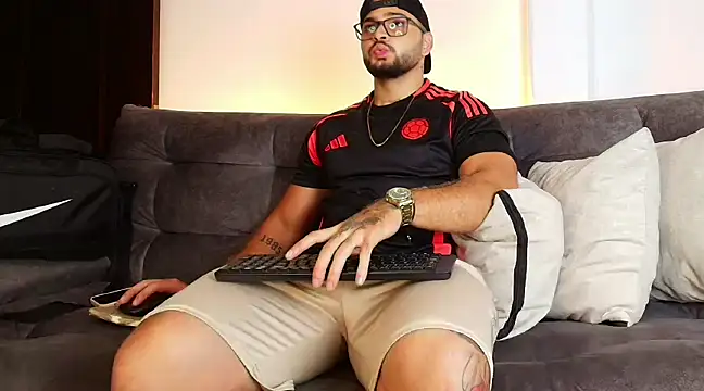 Snapshot of Andrew_Brown chatting on 03/21/25, 02:29 Andrew Brown online show from 03/21/25, 02:29