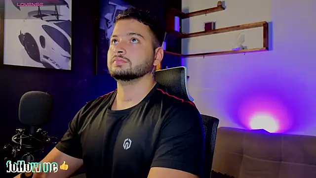 Snapshot of Andrew_Brown chatting on 09/25/25, 04:21 Andrew Brown online show from 09/25/25, 04:21