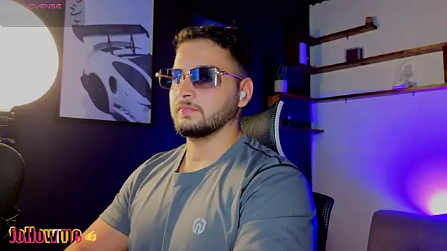 Snapshot of Andrew_Brown chatting on 10/06/25, 07:33 Andrew Brown online show from 10/06/25, 07:33