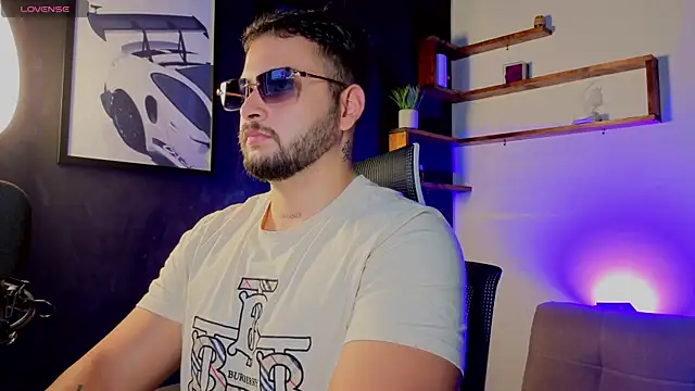 Snapshot of Andrew_Brown chatting on 10/13/25, 04:40 Andrew Brown online show from 10/13/25, 04:40