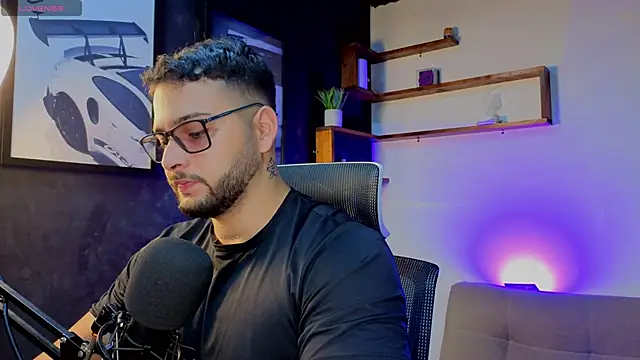 Snapshot of Andrew_Brown chatting on 10/17/25, 03:47 Andrew Brown online show from 10/17/25, 03:47