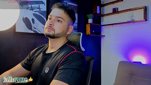 Snapshot of Andrew_Brown chatting on 10/22/25, 04:51 Andrew Brown online show from 10/22/25, 04:51