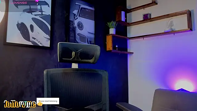 Snapshot of Andrew_Brown chatting on 10/26/25, 04:46 Andrew Brown online show from 10/26/25, 04:46