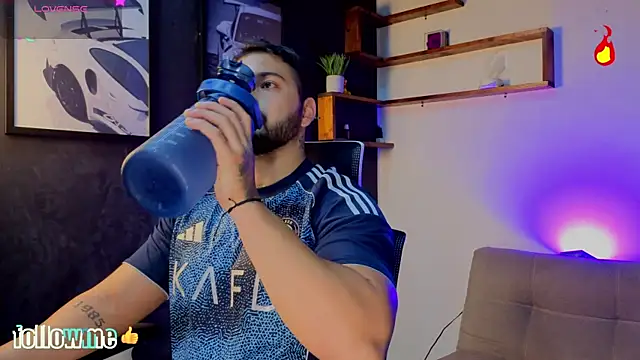 Snapshot of Andrew_Brown chatting on 11/10/25, 04:28 Andrew Brown online show from 11/10/25, 04:28