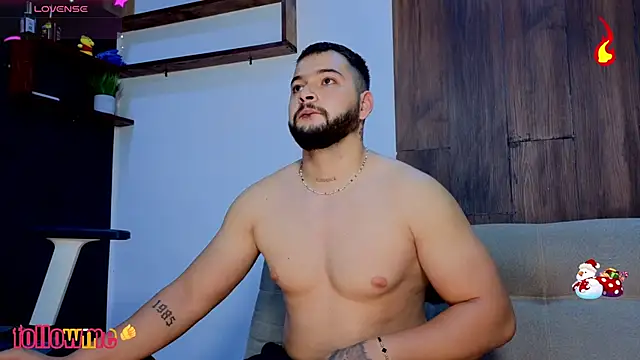 Snapshot of Andrew_Brown chatting on 12/15/25, 02:10 Andrew Brown online show from 12/15/25, 02:10