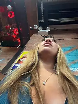 Snapshot of Bigbuttbrooklynn chatting on 12/22/25, 05:26 Bigbuttbrooklynn online show from 12/22/25, 05:26