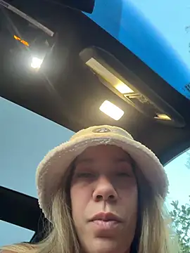 Snapshot of Bigbuttbrooklynn chatting on 01/18/26, 03:38 Bigbuttbrooklynn online show from 01/18/26, 03:38