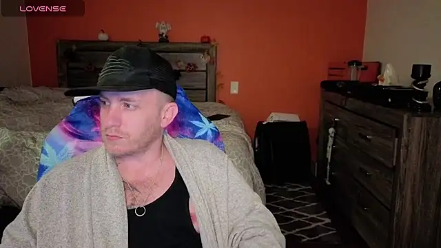 Snapshot of Hydro-Blastz chatting on 10/24/25, 08:44 Hydro-Blastz online show from 10/24/25, 08:44