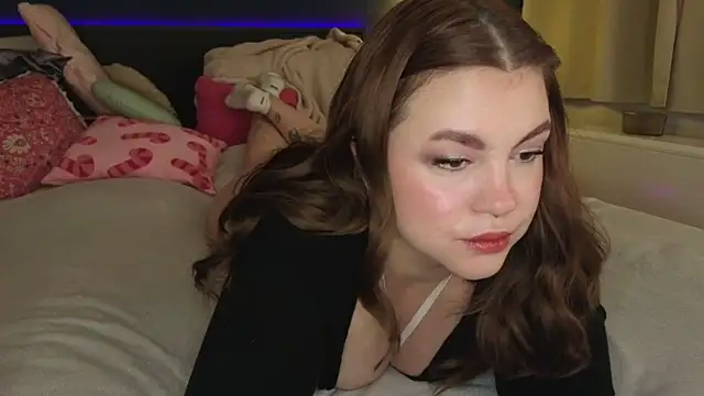 VictoriaLaFleur online show from 12/17/25, 03:29