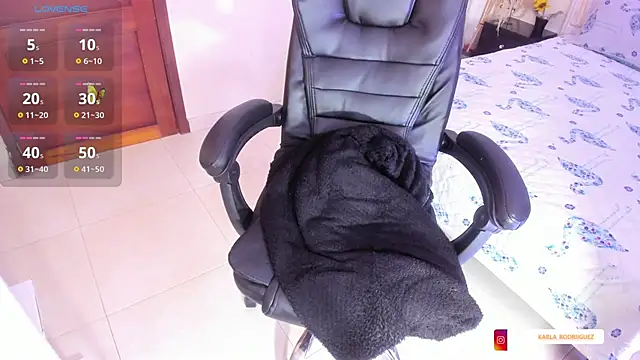 Snapshot of Karla_Rodriguezx chatting on 11/15/25, 01:07 Karla Rodriguezx online show from 11/15/25, 01:07