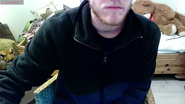 Snapshot of Love_Bert chatting on 02/27/25, 08:09 Love Bert online show from 02/27/25, 08:09