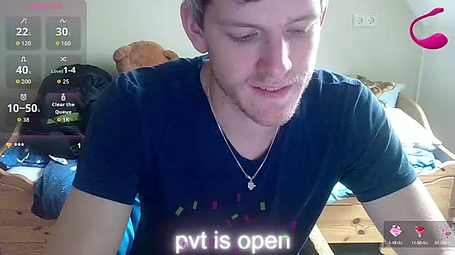 Snapshot of Love_Bert chatting on 10/10/25, 01:32 Love Bert online show from 10/10/25, 01:32