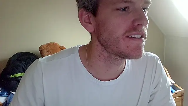 Snapshot of Love_Bert chatting on 10/12/25, 12:15 Love Bert online show from 10/12/25, 12:15