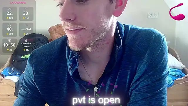 Snapshot of Love_Bert chatting on 10/13/25, 02:28 Love Bert online show from 10/13/25, 02:28