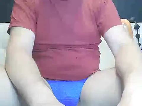 Snapshot of guy35guy chatting on 05/12/26, 11:29 guy35guy online show from 05/12/26, 11:29