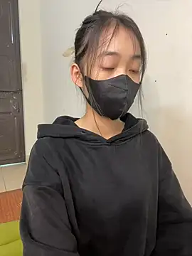 Snapshot of DA-EUN chatting on 12/11/24, 03:02 DA-EUN online show from 12/11/24, 03:02