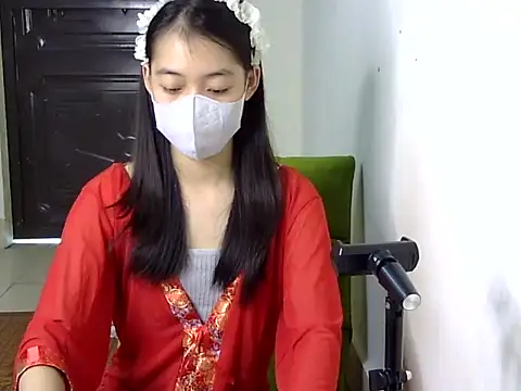 Snapshot of DA-EUN chatting on 12/21/24, 06:41 DA-EUN online show from 12/21/24, 06:41