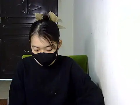 Snapshot of DA-EUN chatting on 12/25/24, 01:53 DA-EUN online show from 12/25/24, 01:53