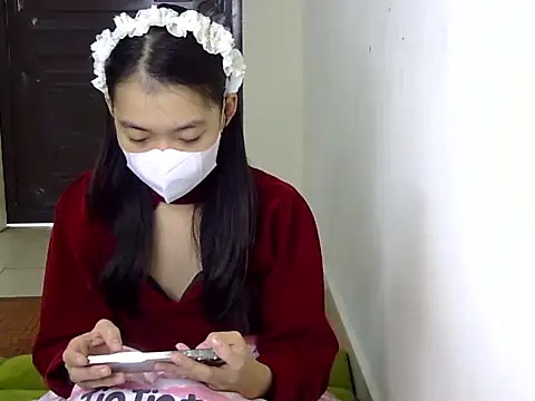Snapshot of DA-EUN chatting on 12/25/24, 09:13 DA-EUN online show from 12/25/24, 09:13