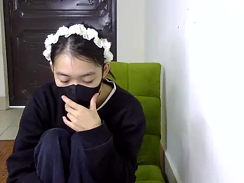 Snapshot of DA-EUN chatting on 12/26/24, 03:27 DA-EUN online show from 12/26/24, 03:27