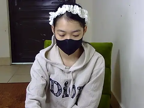 Snapshot of DA-EUN chatting on 12/30/24, 03:36 DA-EUN online show from 12/30/24, 03:36