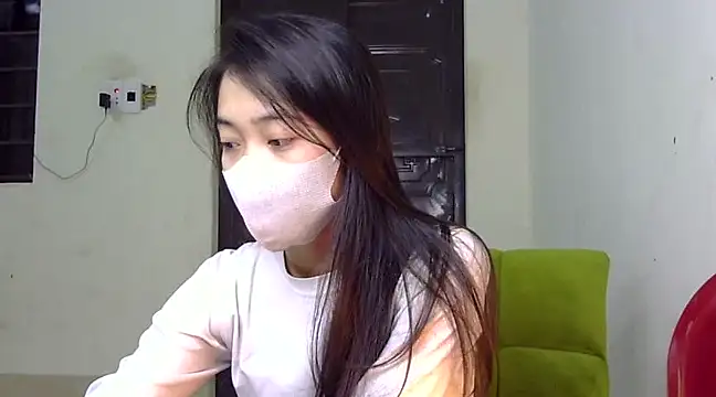 Snapshot of DA-EUN chatting on 02/24/25, 03:12 DA-EUN online show from 02/24/25, 03:12