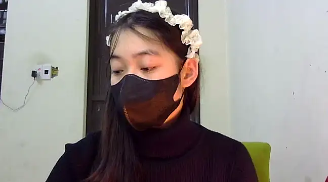Snapshot of DA-EUN chatting on 02/25/25, 04:24 DA-EUN online show from 02/25/25, 04:24