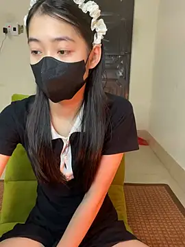 Snapshot of DA-EUN chatting on 02/28/25, 03:15 DA-EUN online show from 02/28/25, 03:15